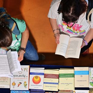 blog-1 “Bir Kitap Gibi Okunur” Sergisinin Kapanış Buluşması